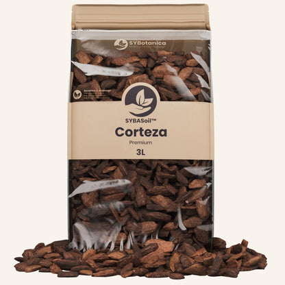 Bolsa vertical de trozos de corteza con un montón esparcido debajo