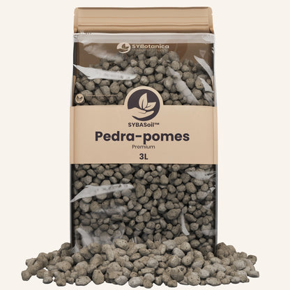Saco de pé com grânulos vulcânicos grossos cinza claro, pedra pomes